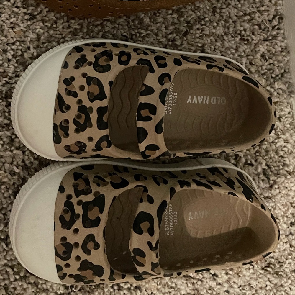 NWOT size 6 toddler girl Mary Janes